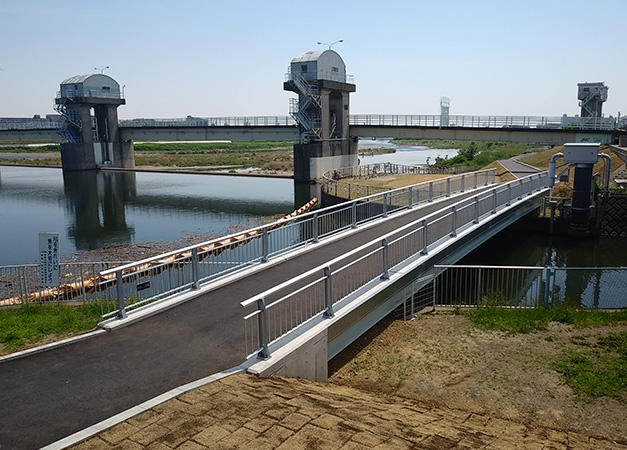 多摩川サイクリングコース(布田地先)橋梁ほか整備工事